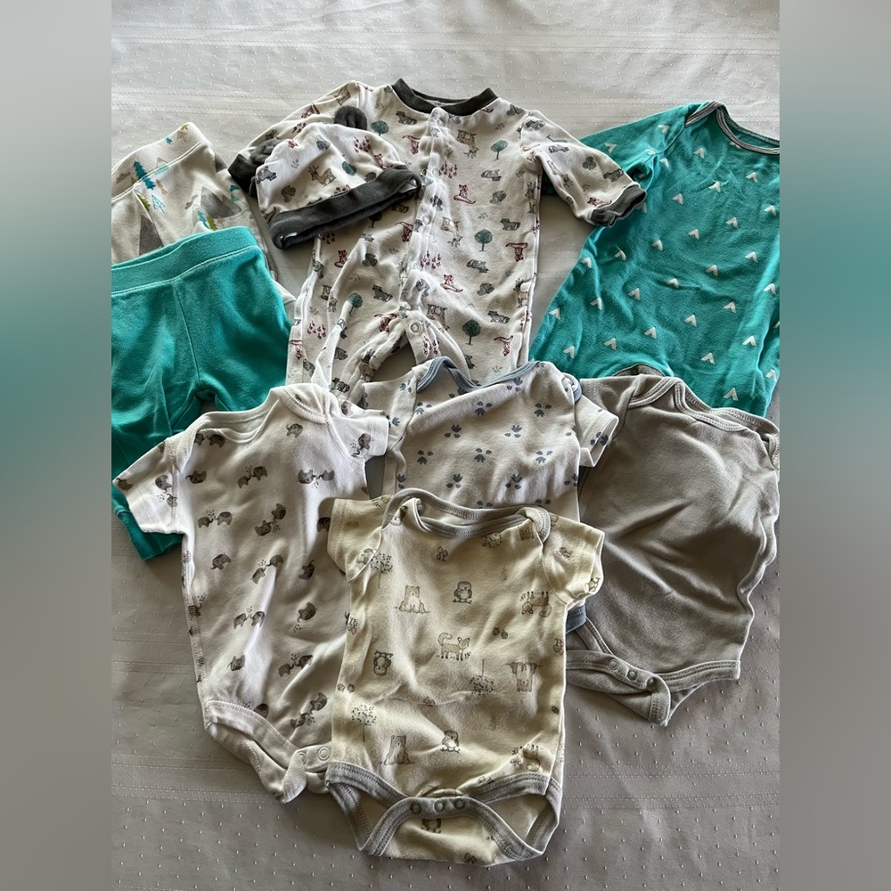 Baby 0-3 month clothes bundle